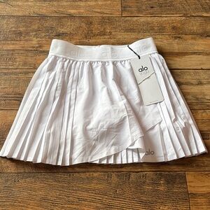Alo Yoga NWT Aces Tennis Skirt White size XXS